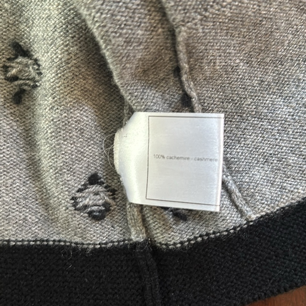 Chanel Cashmere button cardigan - Picture 4 of 9